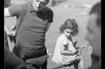 Mann und Kind in Paris, 1947